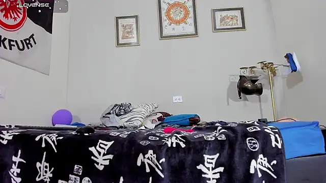 AlejoKhalifa  online show from 11-08-25, 10:19