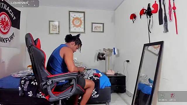 AlejoKhalifa  online show from 11-18-25, 02:16