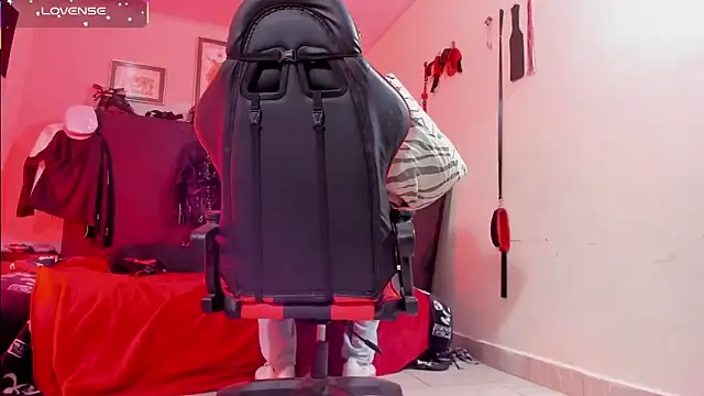 Snapshot of AlejoKhalifa_ chatting on 03-02-26, 11:33 AlejoKhalifa online show from 03-02-26, 11:33