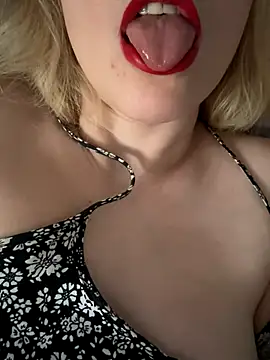 Yourdirtybitch online show from 10-30-25, 06:55