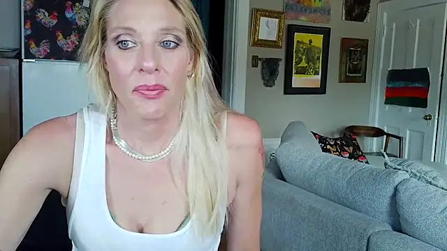 Glamazonx online show from 04-11-26, 11:30