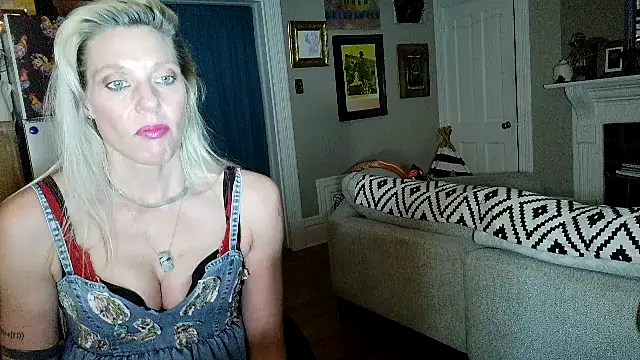 Glamazonx online show from 02-25-26, 01:50