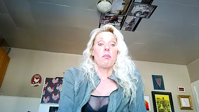 Glamazonx online show from 01-18-26, 07:06