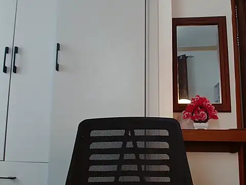 queencydoll online show from 12-23-25, 06:56