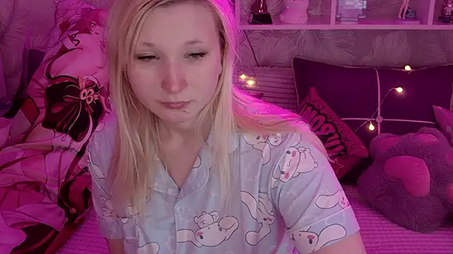 Snapshot of MeowkaKitty chatting on 02-14-26, 02:56 MeowkaKitty online show from 02-14-26, 02:56