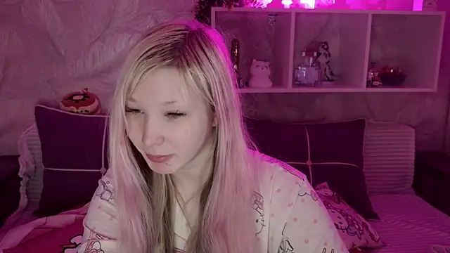 MeowkaKitty online show from 04-18-26, 01:52