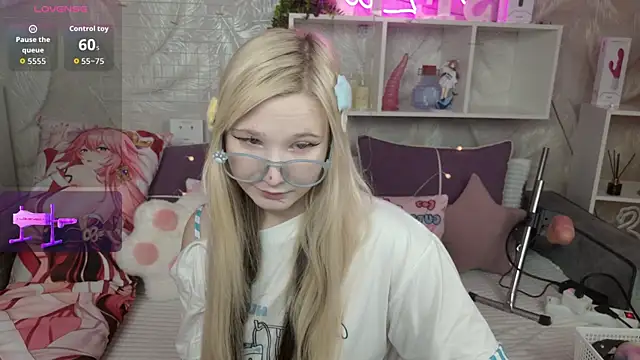 MeowkaKitty online show from 11-11-25, 02:17