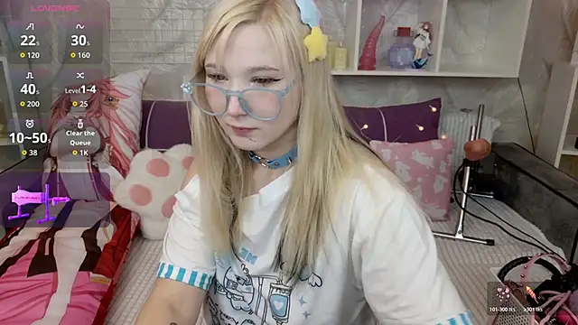 Snapshot of MeowkaKitty chatting on 10-21-25, 01:27 MeowkaKitty online show from 10-21-25, 01:27
