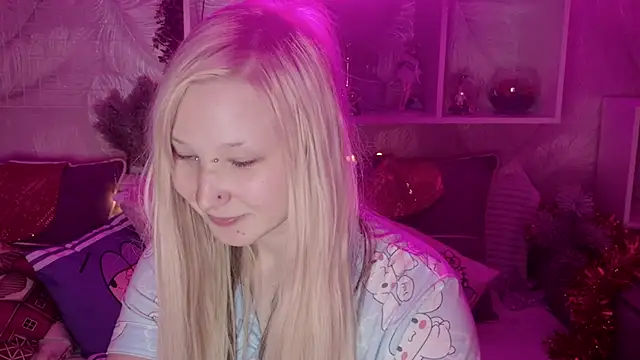 MeowkaKitty online show from 12-23-25, 01:49