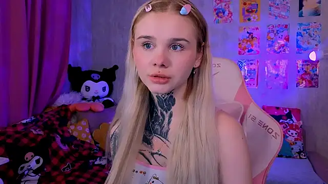 Britney Lynch online show from 02-22-26, 07:04