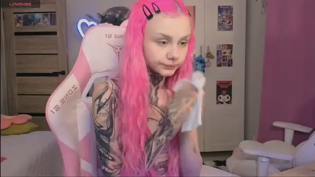 Britney Lynch online show from 10-17-25, 12:14