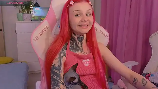 Britney Lynch online show from 11-15-25, 06:39