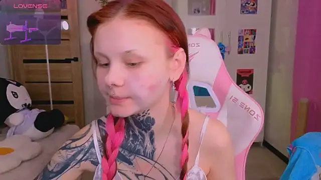 Britney Lynch online show from 11-06-25, 10:14