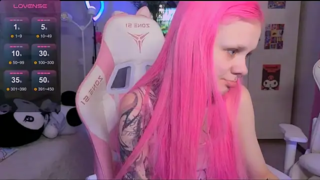 Britney Lynch online show from 10-22-25, 05:29