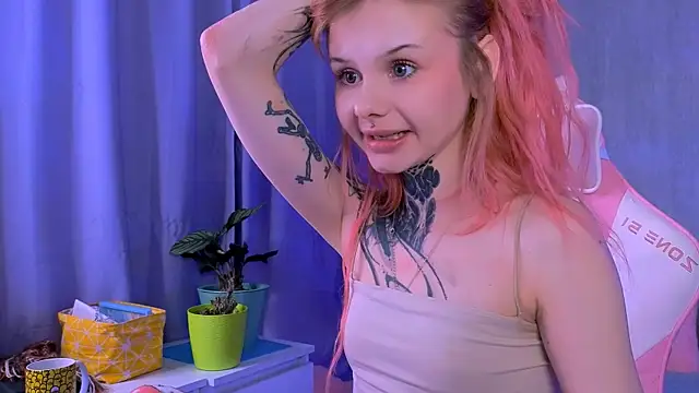 Britney Lynch online show from 09-28-25, 09:22