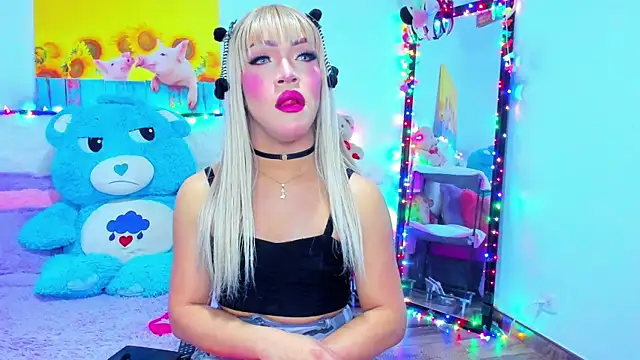 Snapshot of Candy_Candy__ chatting on 02-25-26, 01:00 Candy Candy online show from 02-25-26, 01:00