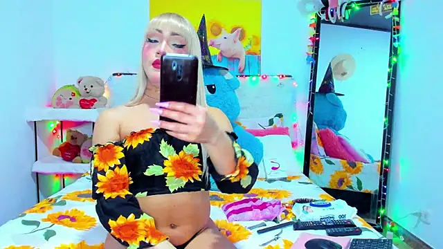 Candy Candy   online show from 10-21-25, 10:42