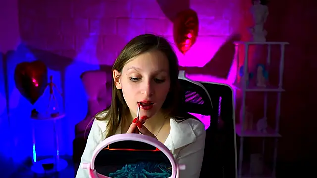 EllaHorton online show from 03-03-25, 12:17