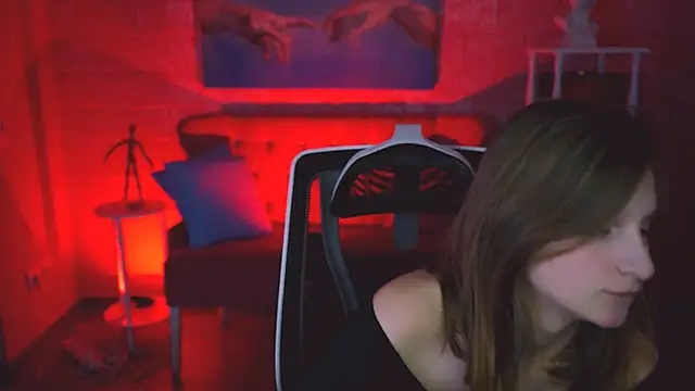 EllaHorton online show from 11-18-25, 07:50