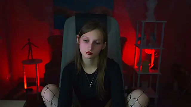 EllaHorton online show from 01-30-25, 03:51
