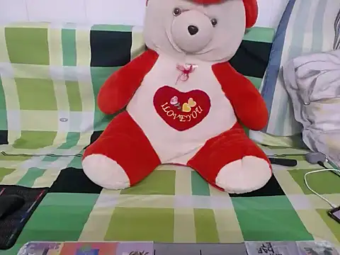 Snapshot of Fiola-Ly chatting on 02-24-25, 12:30 Fiola-Ly online show from 02-24-25, 12:30