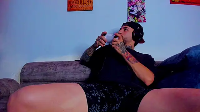 Drako Lamar online show from 10-29-25, 02:10