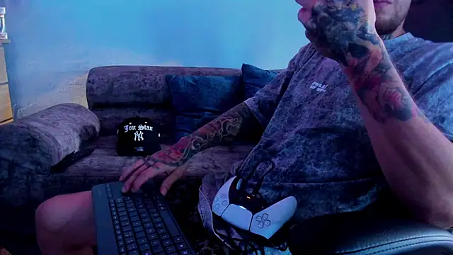 Drako Lamar online show from 12-13-25, 08:04