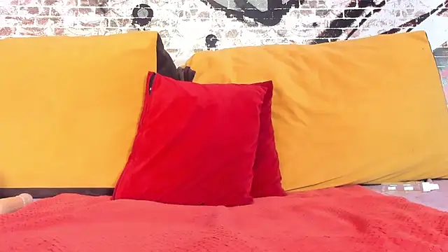 hot milkbitch online show from 11-19-25, 04:45