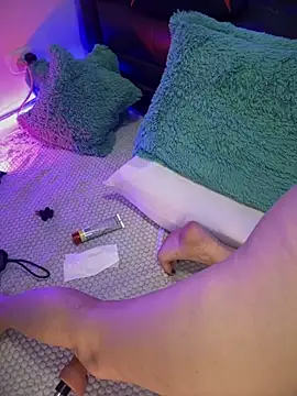 Snapshot of PaulinaSanders_X chatting on 10-05-25, 12:12 PaulinaSanders X online show from 10-05-25, 12:12