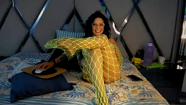 paula daniela1 online show from 03-09-25, 09:36