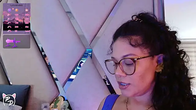 Snapshot of paula_daniela1 chatting on 06-24-26, 09:45 paula daniela1 online show from 06-24-26, 09:45