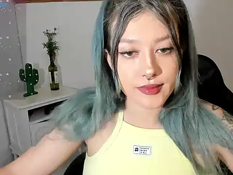 Snapshot of kat_apple chatting on 09-19-25, 02:37 kat apple online show from 09-19-25, 02:37