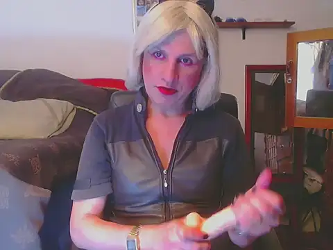 LorenJade online show from 04-22-26, 07:04