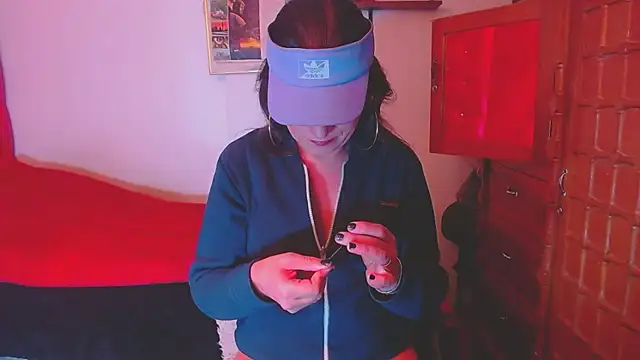 LorenJade online show from 11-08-25, 07:23