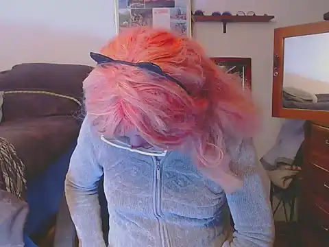 LorenJade online show from 05-14-26, 07:49