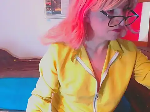 Snapshot of LorenJade chatting on 02-14-26, 12:44 LorenJade online show from 02-14-26, 12:44