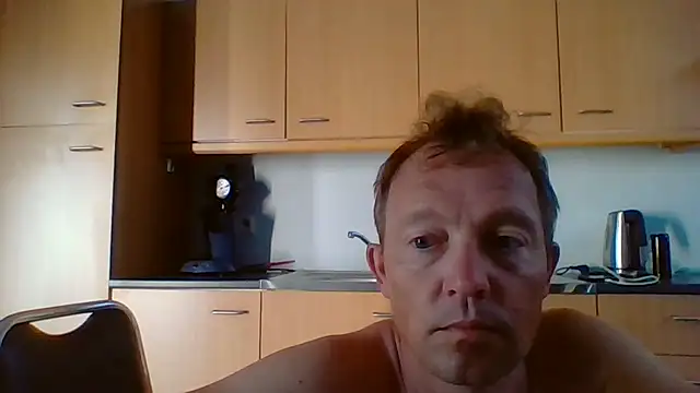Snapshot of bertolini chatting on 07-06-26, 08:21 bertolini online show from 07-06-26, 08:21