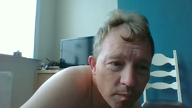 Snapshot of bertolini chatting on 06-16-26, 06:35 bertolini online show from 06-16-26, 06:35