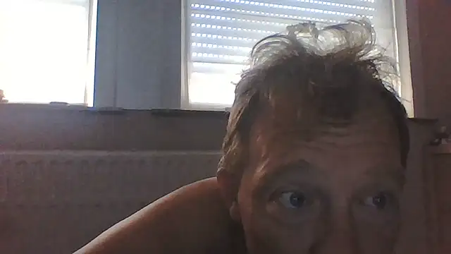 Snapshot of bertolini chatting on 07-13-26, 07:18 bertolini online show from 07-13-26, 07:18