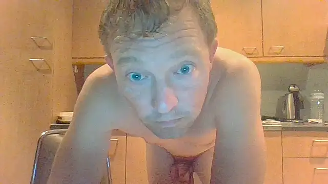 Snapshot of bertolini chatting on 07-31-26, 08:50 bertolini online show from 07-31-26, 08:50