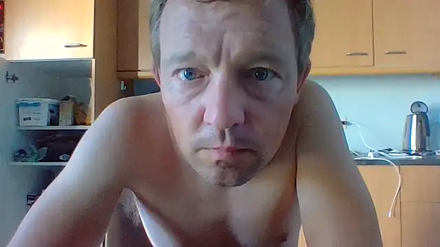 Snapshot of bertolini chatting on 07-29-26, 06:34 bertolini online show from 07-29-26, 06:34