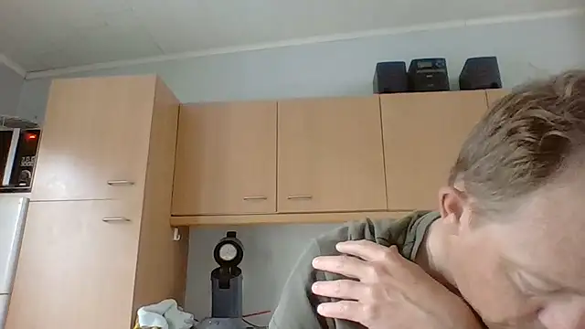 bertolini online show from 06-08-26, 01:22