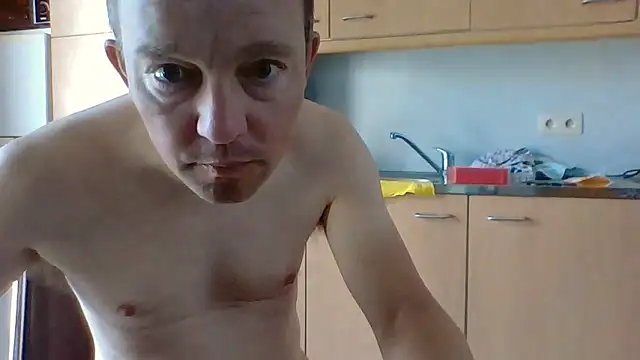 Snapshot of bertolini chatting on 06-18-26, 09:08 bertolini online show from 06-18-26, 09:08