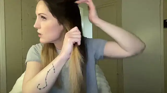 sexylilly69 online show from 06-11-26, 02:53