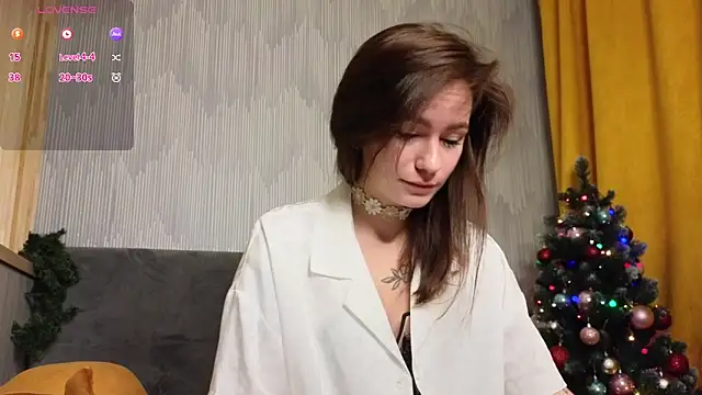 Snapshot of girl_with_snaketatto0 chatting on 01-05-25, 01:45 girl with snaketatto0 online show from 01-05-25, 01:45