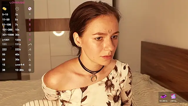 girl with snaketatto0 online show from 06-05-26, 02:05