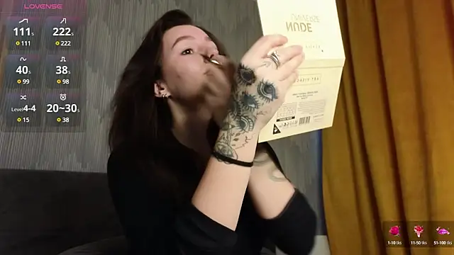 Snapshot of girl_with_snaketatto0 chatting on 02-20-25, 03:34 girl with snaketatto0 online show from 02-20-25, 03:34