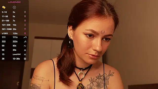 girl with snaketatto0 online show from 04-19-26, 02:34