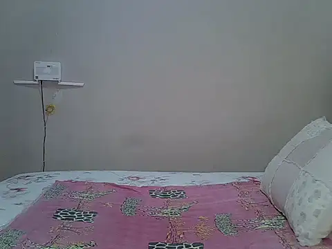 Snapshot of Cariepink chatting on 07-01-26, 07:20 Cariepink online show from 07-01-26, 07:20