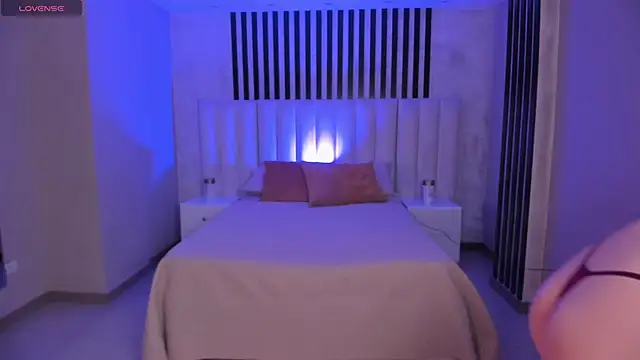 EloisaOlivero online show from 10-19-25, 05:26